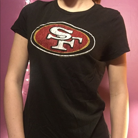 SF Tee ❤️•💛•❤️ - Picture 2 of 2